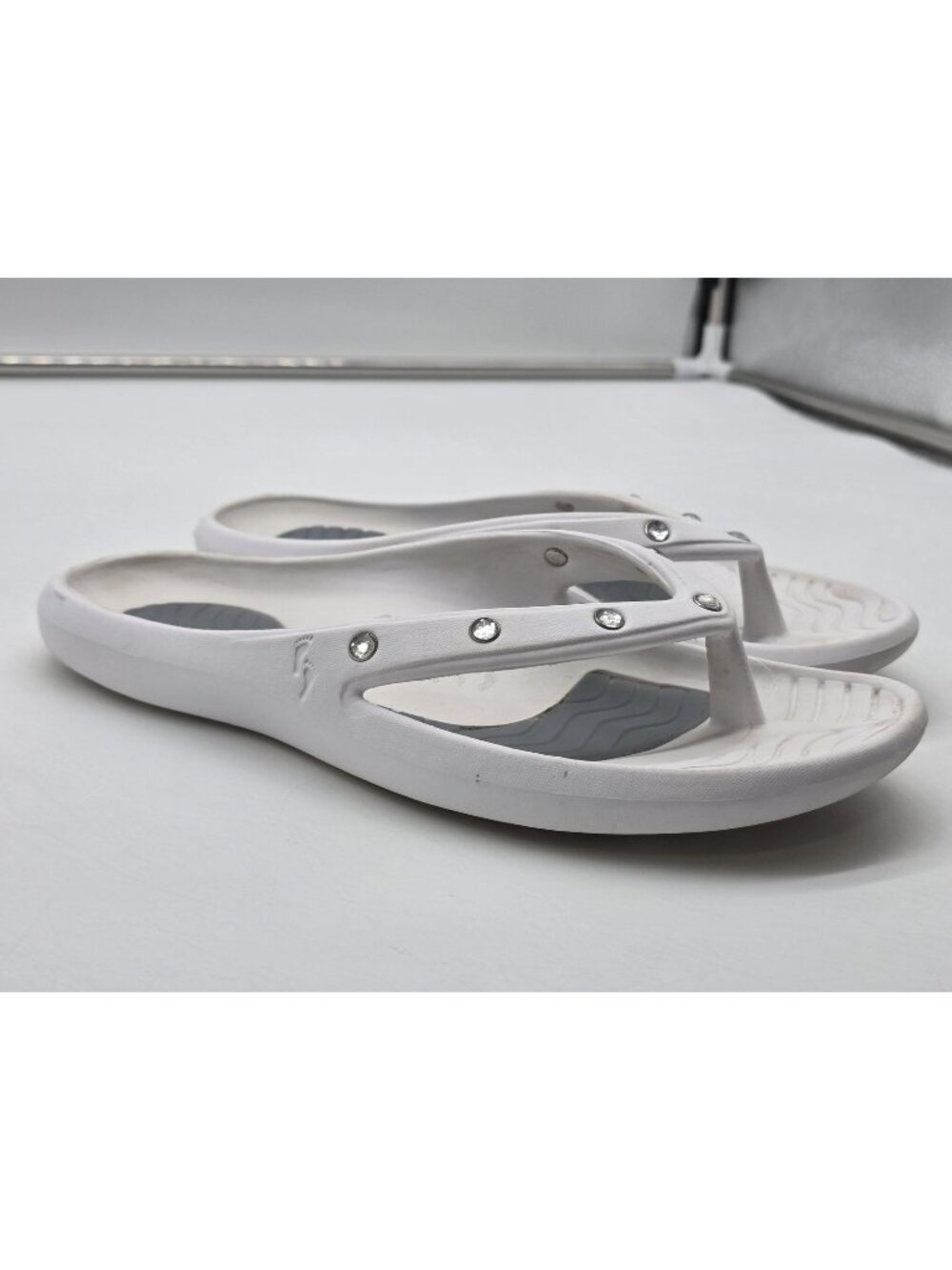 Cheeks Sandals Womens Size 8 White Health Thong Flip Flop Comfort Damage Shoes